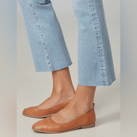 BILLIE-TO
high-rise bootcut jeans - Picture 2 of 7